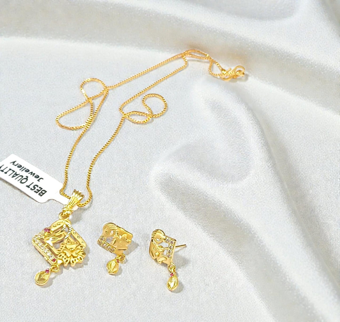 Gold Finish Traditional Pendant Necklace & Earrings Set
