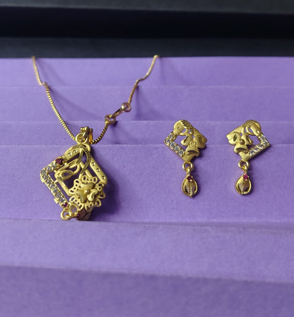 Gold Finish Traditional Pendant Necklace & Earrings Set