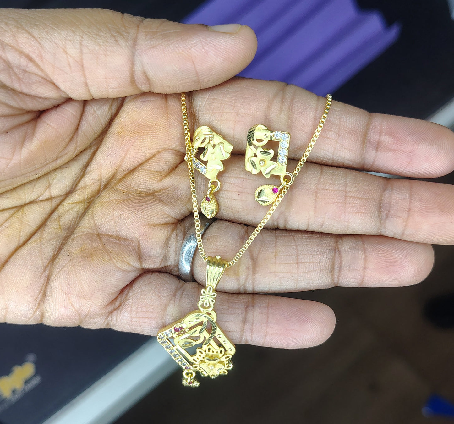 Gold Finish Traditional Pendant Necklace & Earrings Set